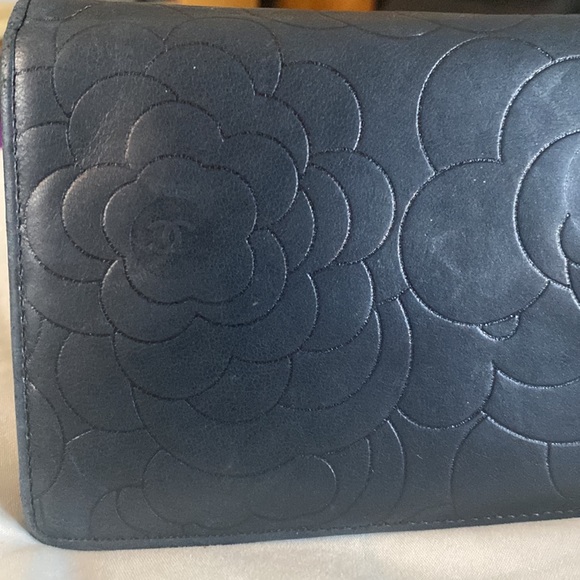 Chanel Camellia wallet - Picture 9 of 14
